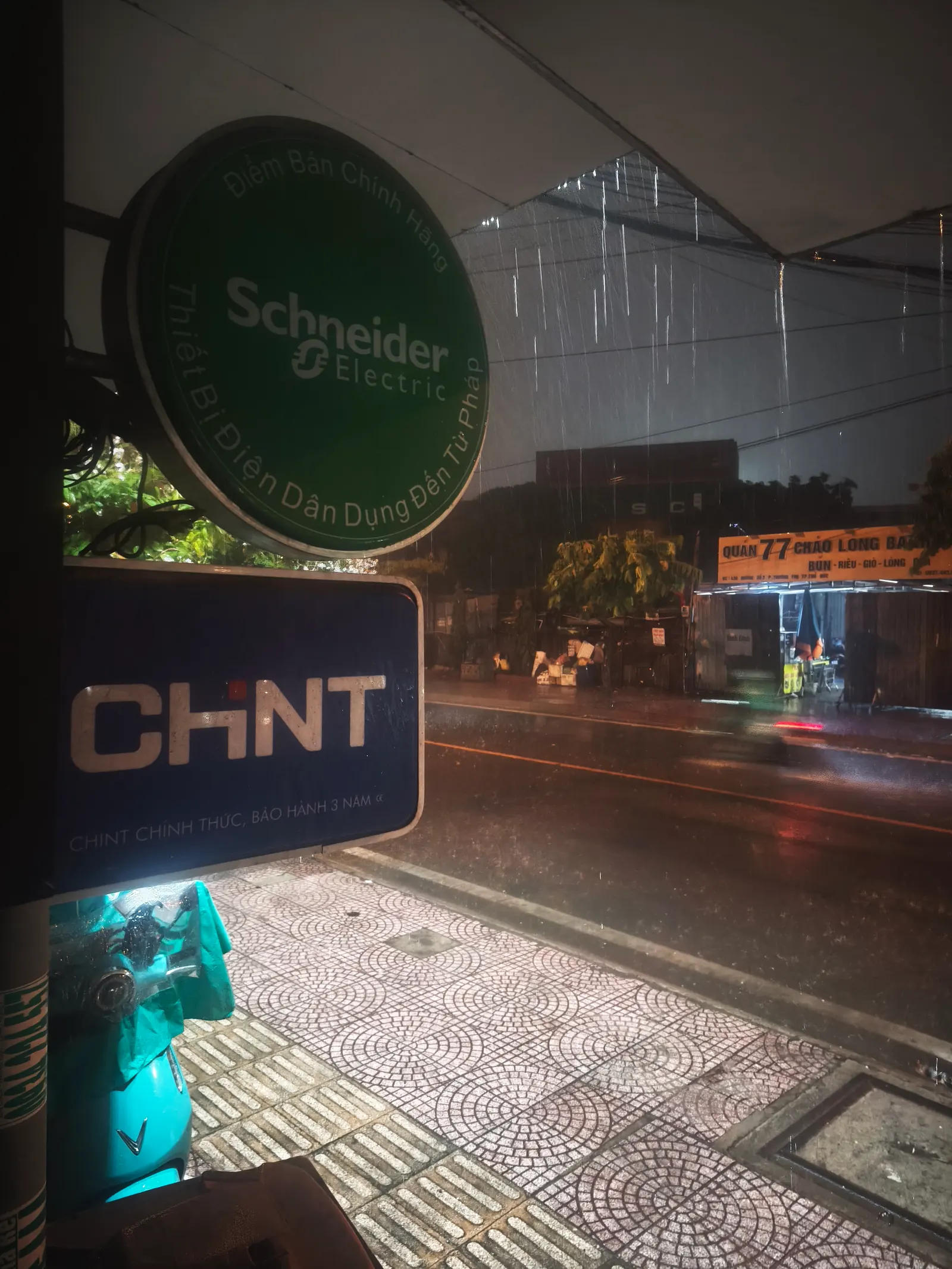 Ảnh mưa to thứ nhất